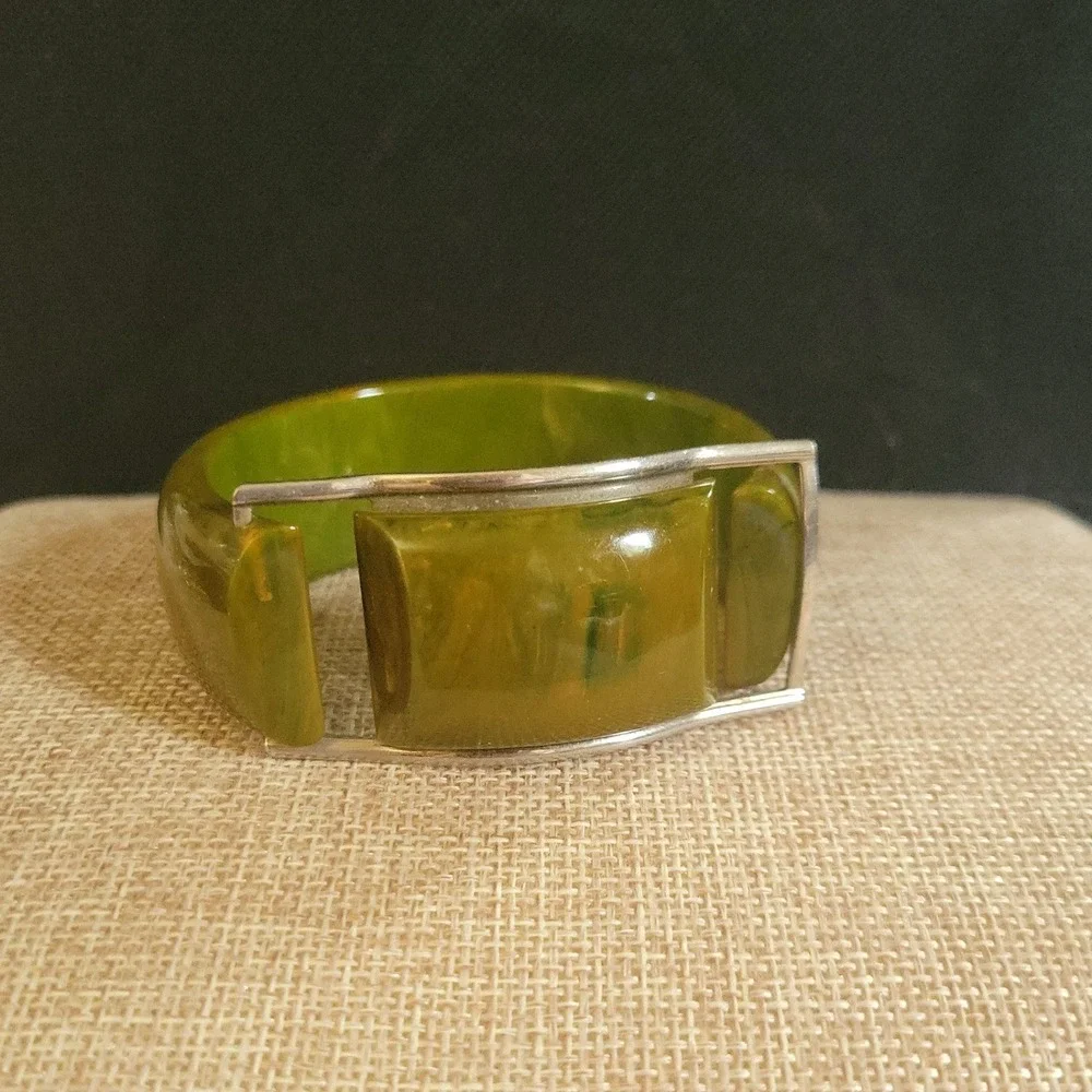 Vintage Spinach Moss Bakelite Buckle Bangle Bracelet Green 2.5 In Midcentury